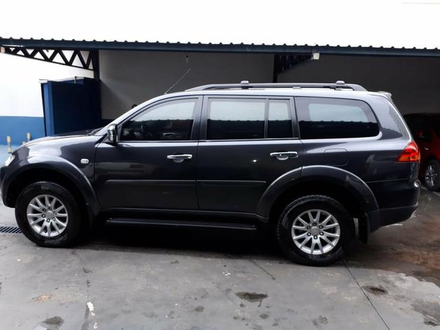 Pajero Dakar Diesel 7 lugares Blindada