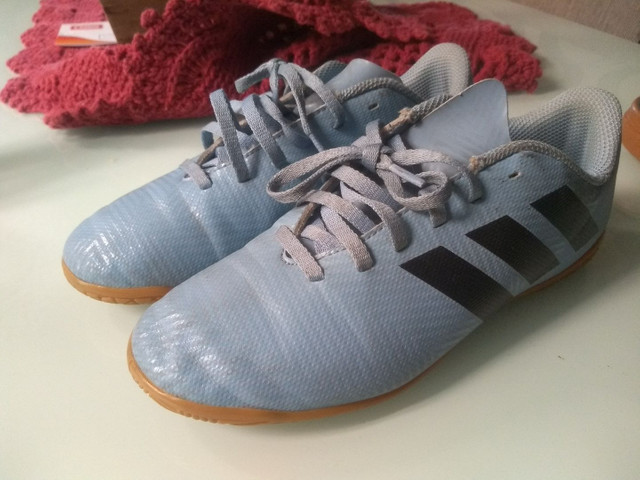 tenis futsal numero 33
