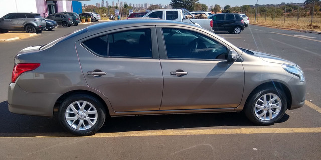 Nissan Versa 1.6 SV automático 2019 - Foto 4