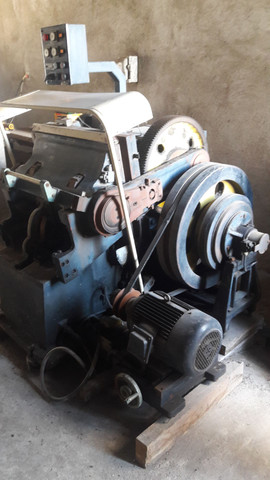 Máquina de Corte e Vinco Automática 50x70 - Foto 2