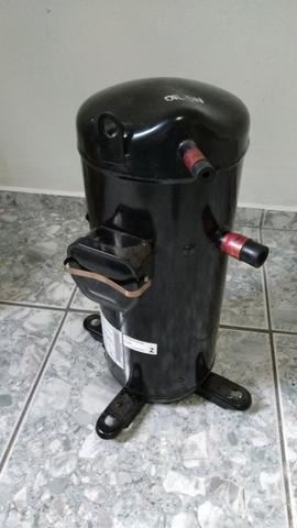 Compressor 48000 BTus Panasonic Trifásico
