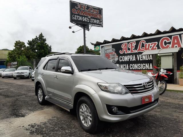 Toyota hilux sw4 sr top flex com gnv ano 2014 - Foto 3