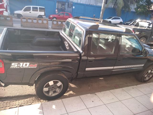 Vendo S10 executiva diesel 4x4 - Foto 8