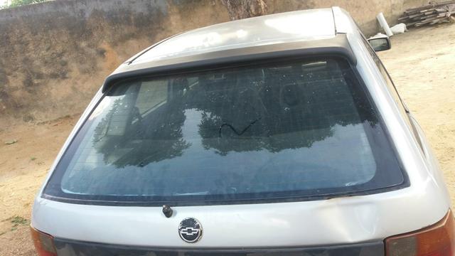 Vende-se ou troca em moto este Astra todo original suspenso e moto e caixa 100% - Foto 4