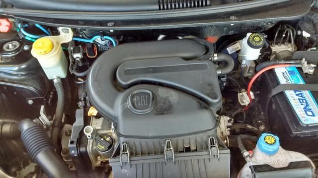 FIAT GRAND SIENA ATTRACTIVE 1.4 8V Preto 2015/2016 - Foto 12