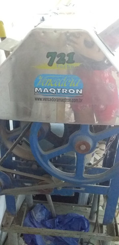 Vendo moenda de cana semi nova elétrica vlt 110 - Foto 4