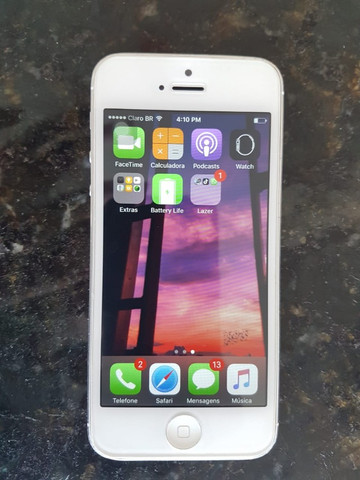 Iphone 5s com carregador duplo turbo