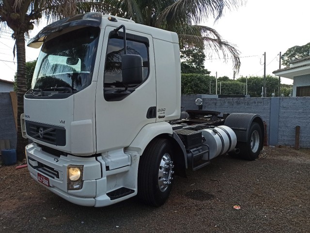 VOLVO VM 330 4X2