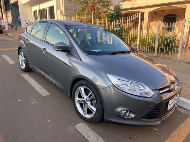 VENDO FOCUS, IMPECÁVEL
