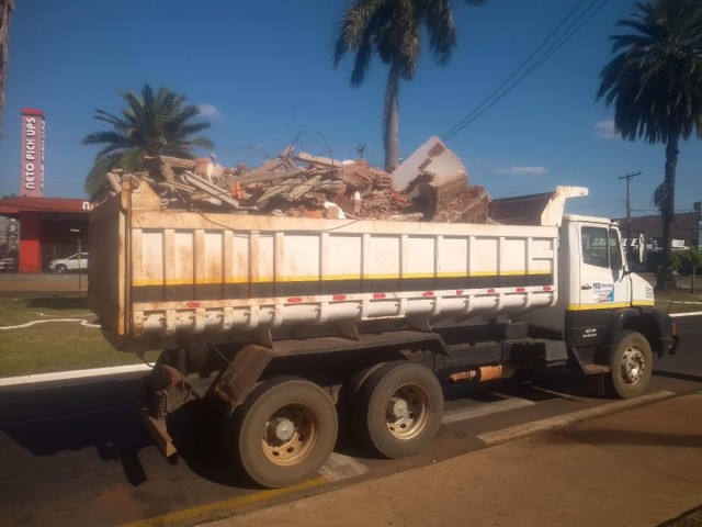 CAMINHÃO 2325