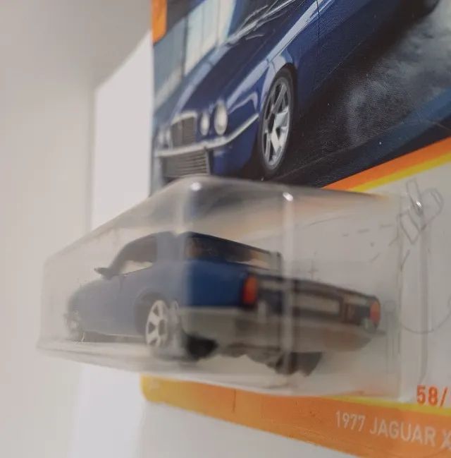 Jaguar XJ6C - Escala 1/64 - Matchbox  - Foto 2