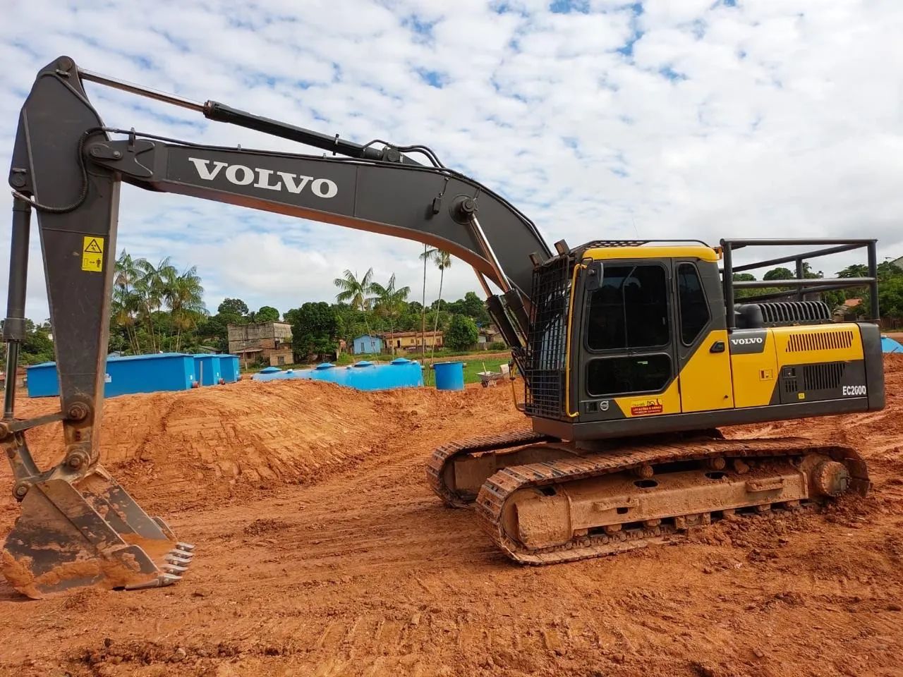 Escavadeira volvo EC200