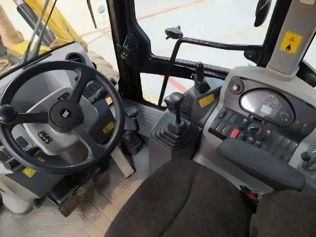 Retroescavadeira Cat 416 F2 Ano 2021 - Foto 4