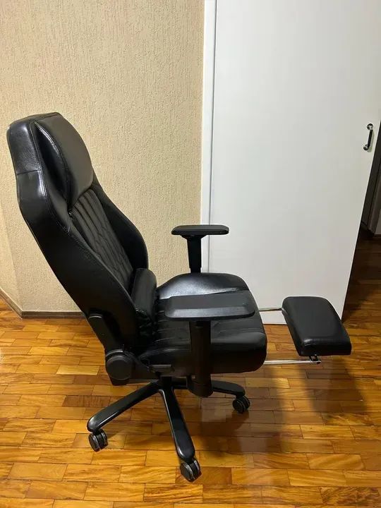 Cadeira Gamer Mad Racer V16 preta em couro legítimo edição limitada numerada - seminova - Foto 5