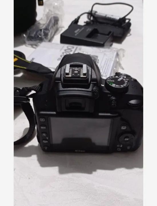 Camera Nikon D3300 + Lente Nikon 18-55mm - (3890 Cliques) - Foto 2