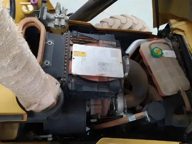 Retroescavadeira Cat 416 F2 Ano 2021 - Foto 3