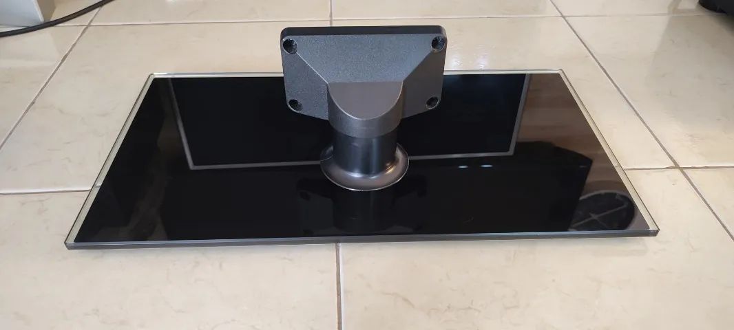 Base Tv Semp Toshiba com parafusos - Foto 5