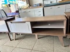 Rack lotus até 60 polegadas na cor carvalho off white gett móveis