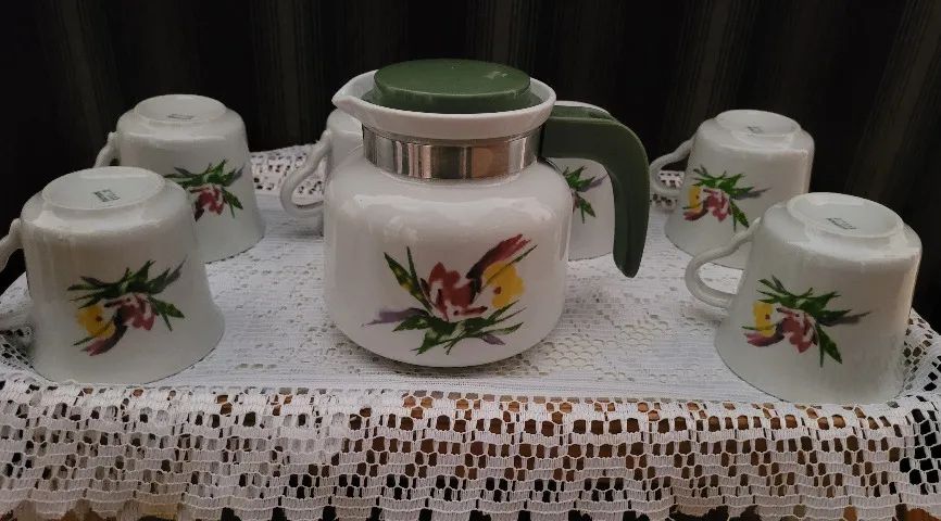 CONJUNTO PORCELANA POZZANI BULE / LEITEIRA + 06 CANECAS - NOVO - Foto 4