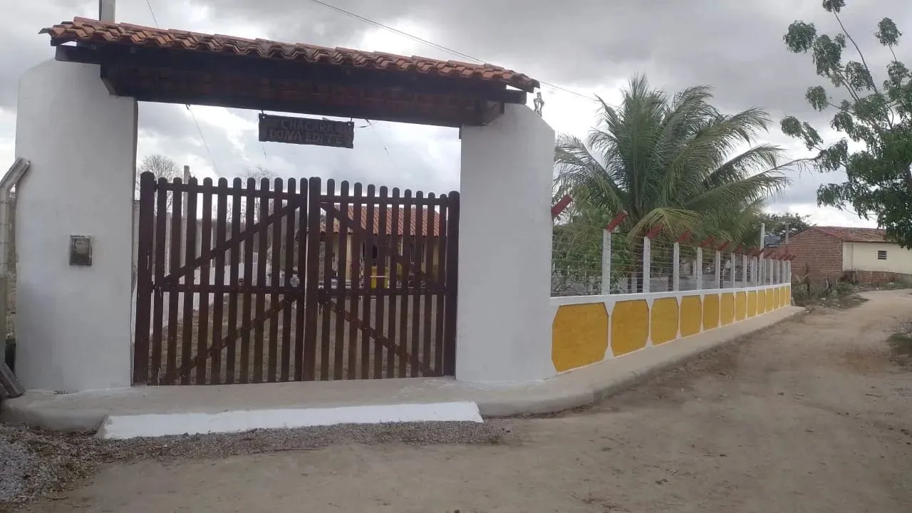chacara a venda com 1276 metros e com 2 quartos em Área Rural de Gravatá - PE