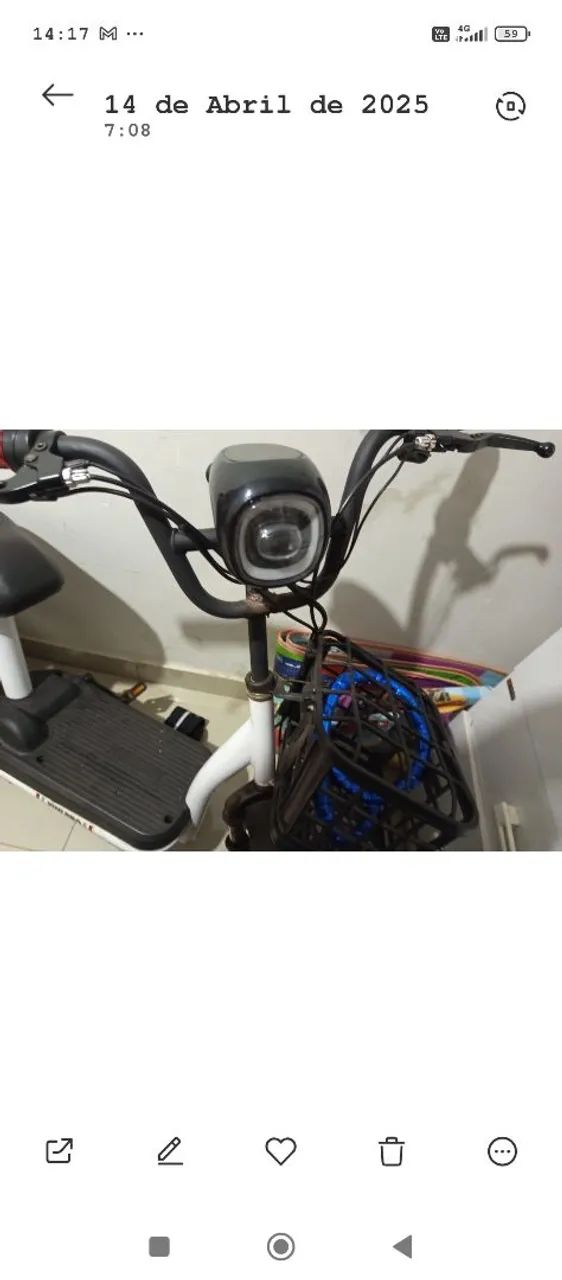 Bicicleta scooter elétrica com acessórios