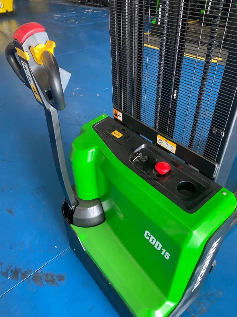 Empilhadeira Patolada elétrica Hangcha 1500kg NOVA! - Foto 6