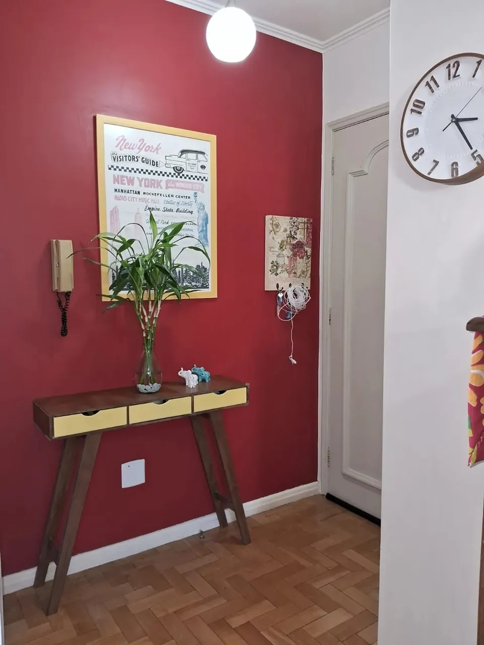 Apartamento de 58 m² com 2 quartos localizado no Bairro Menino Deus.