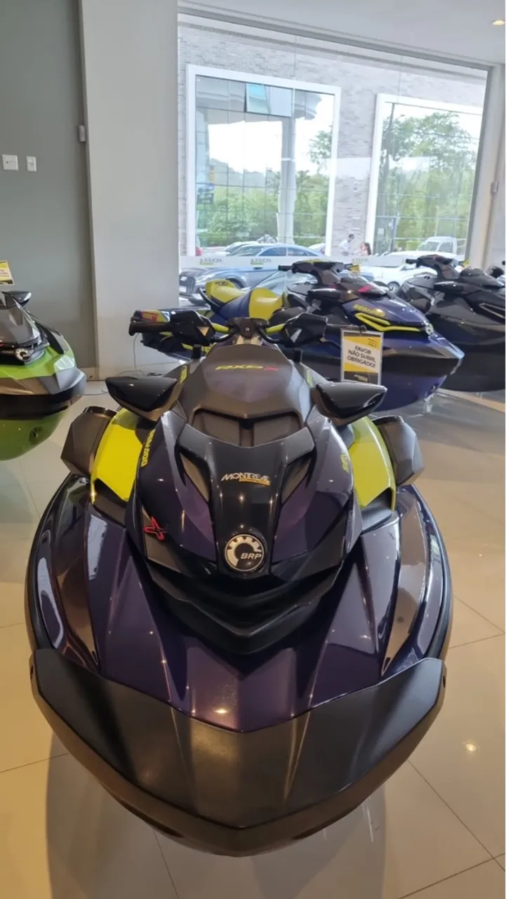 Jetski Seadoo RXP-X 300 RS com apenas 36horas de uso. Embarcação de água doce)