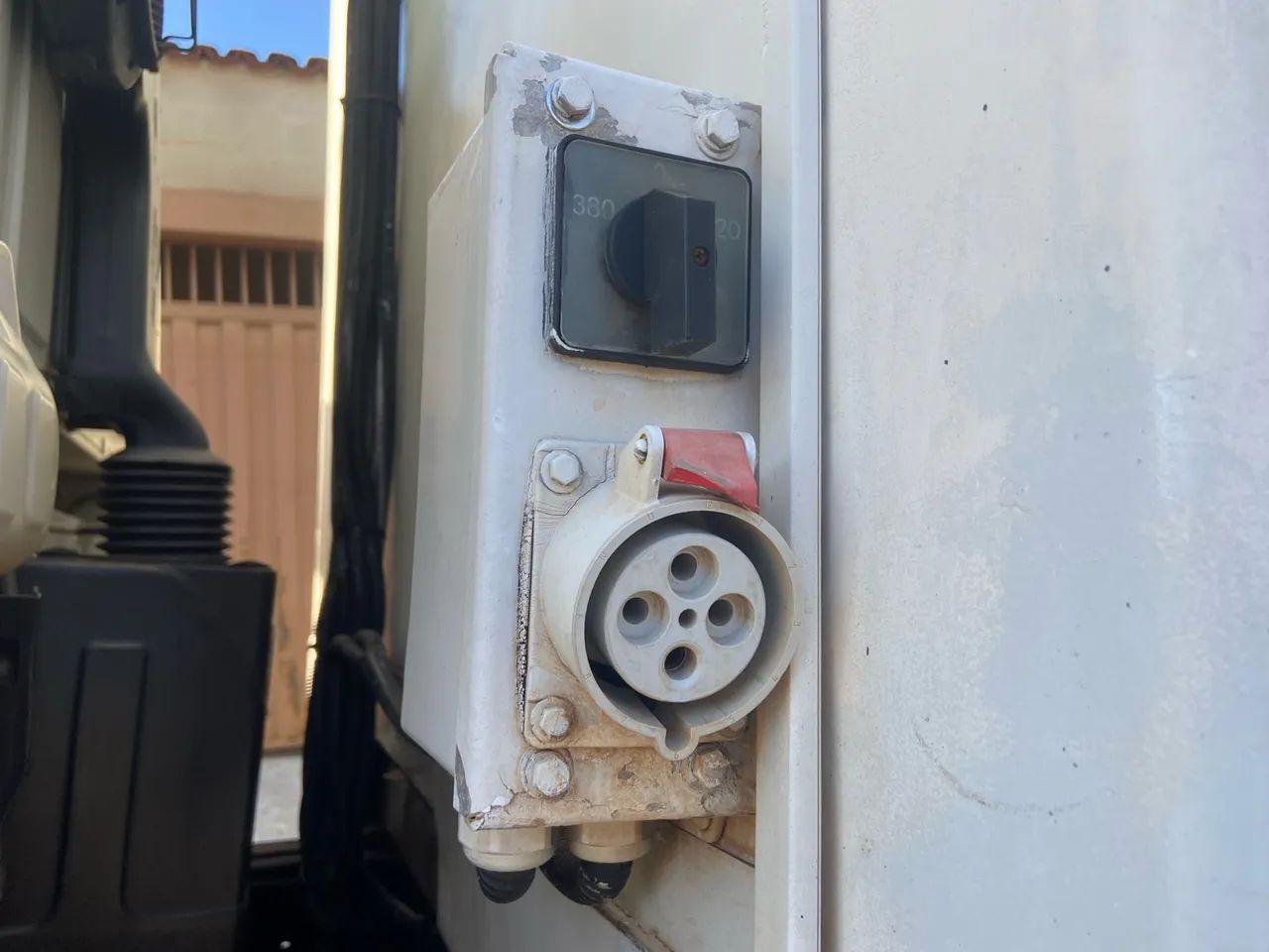 Baú Gancheiro refrigerado - Foto 4