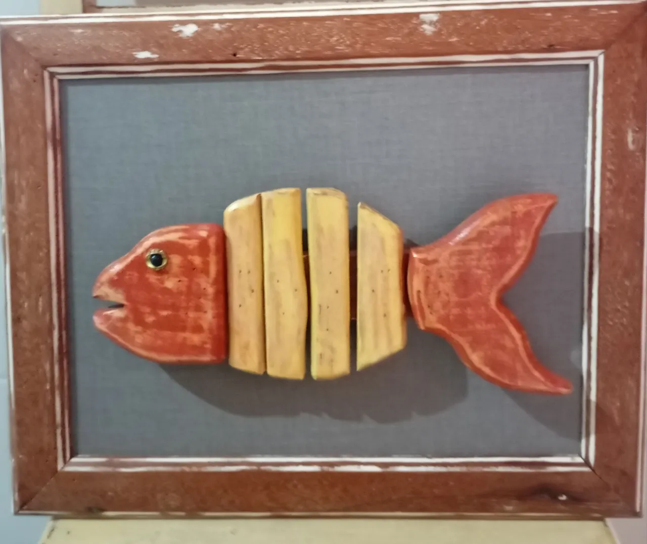 Quadro de peixe em madeira artesanal