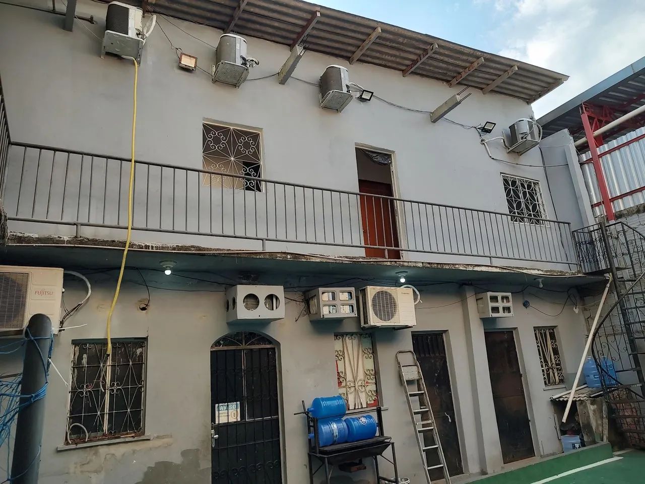 Casa 3 em 1 no Japiim - Espaço, Versatilidade e Localização Privilegiada! - Foto 4