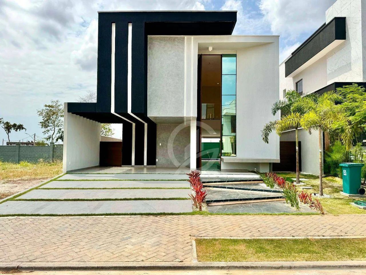 Casa com 4 dormitórios à venda, 240 m² por R$ 1.720.000,00 - Cidade Alpha - Eusébio/CE