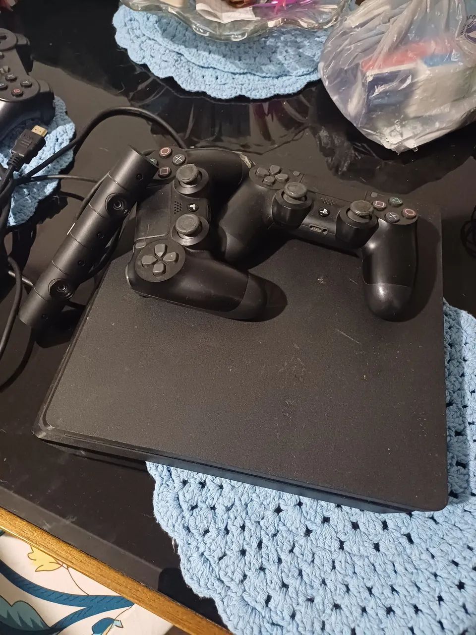 Console Playstation 4 Slim - PS4 500 gb + 2 controles + playstation camera