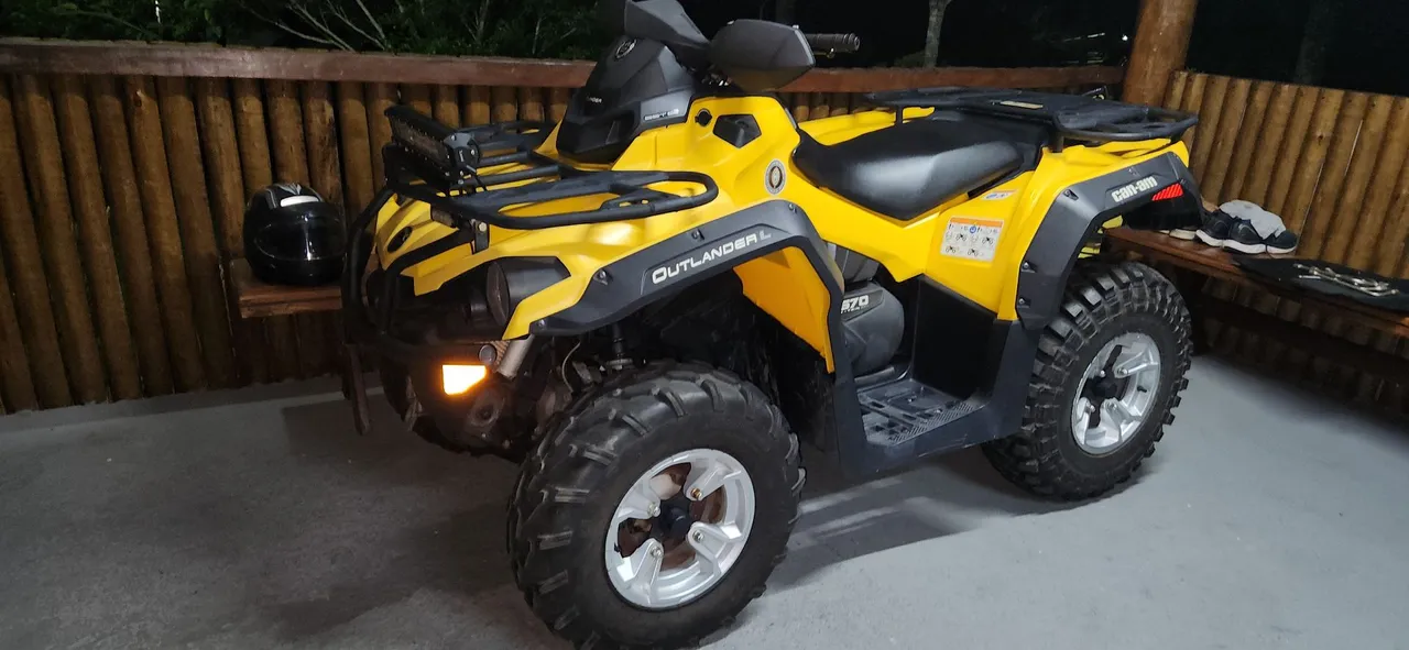 QUADRICICLO CAN AM 570