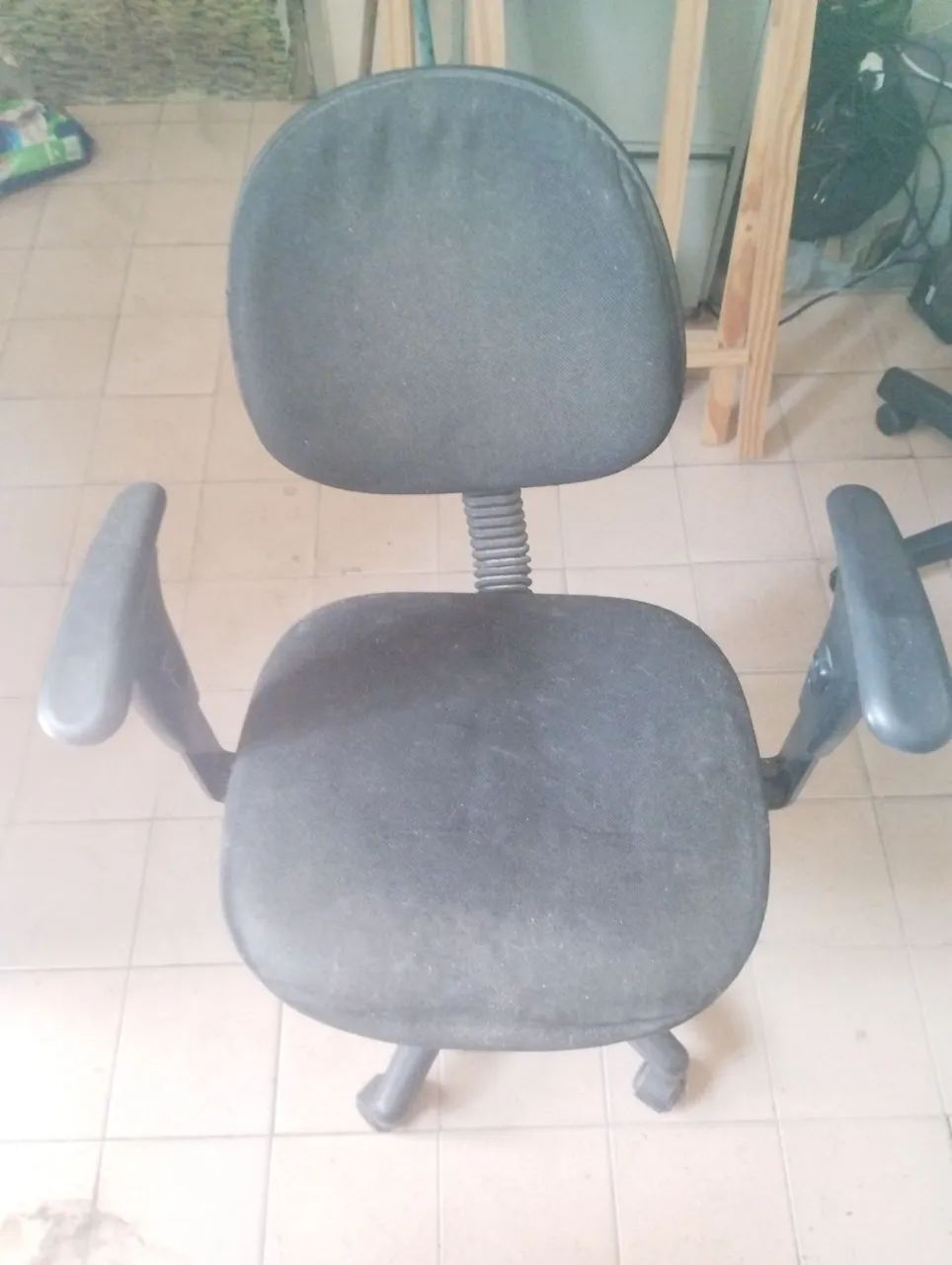 Vendo cadeiras de escritório, usadas, diversos modelos e preços. - Foto 3