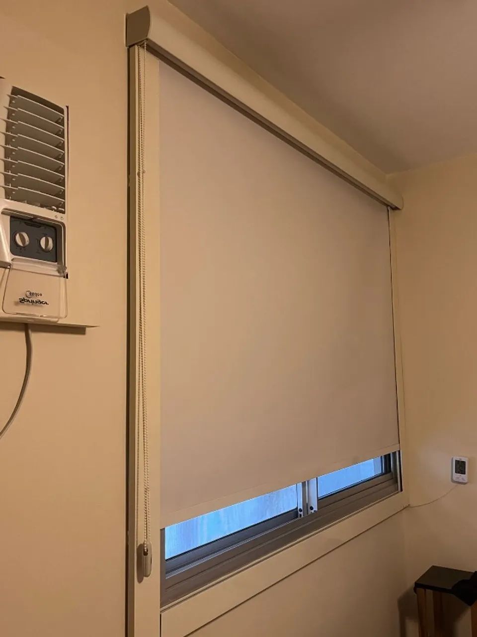 Cortina Rolo Blackout 1,80 (l) X 1,55 (a) Com Bandô Cor off-white - Foto 6