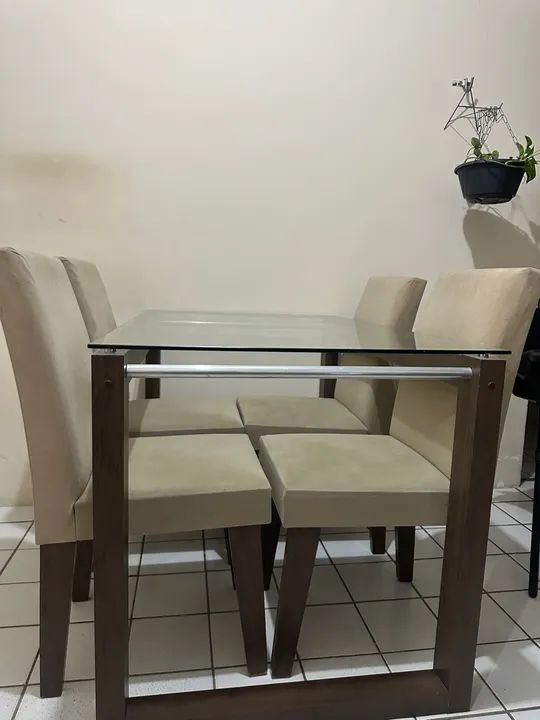 Mesa de Jantar de Vidro com 4 Cadeiras