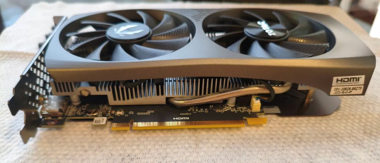 RTX 4060 Zotac Edge Gaming  - Foto 3