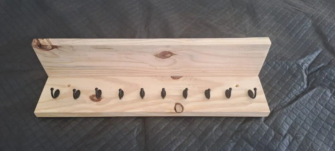 Porta Medalhas e Troféus em Pinus