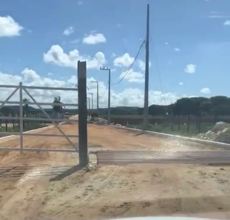 Vendo ou troco terreno