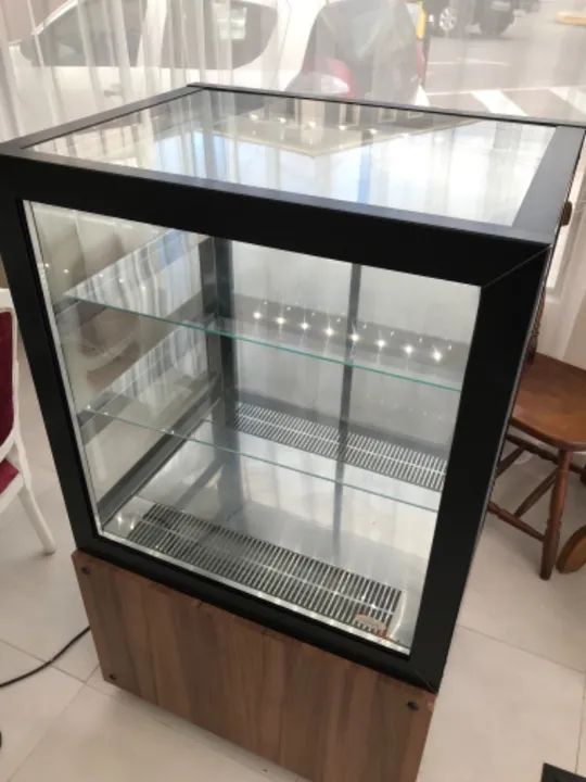 Balcão Refrigerado DBR com LED - 127v 