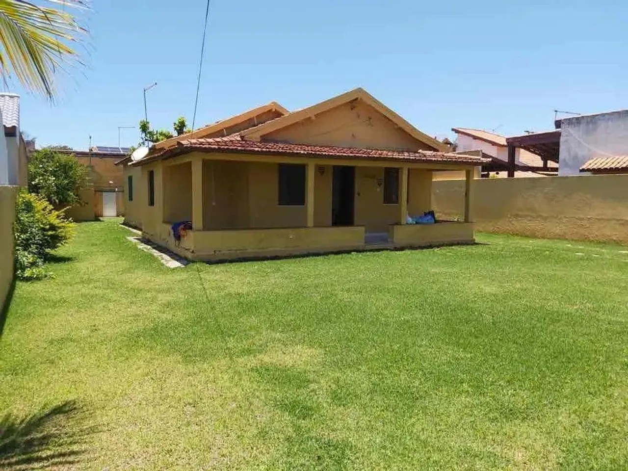 Casa para Locação em Grussaí Mobiliada, Ampla e a Poucos Passos da Igreja Santo Amaro - S
