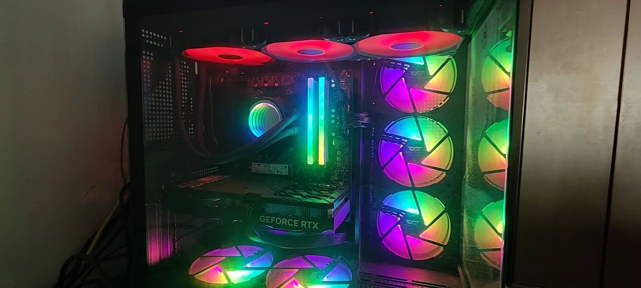 Vendo PC Gamer rodando tudo.64312831076353123