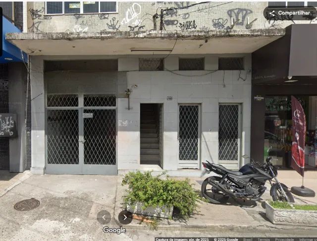 Alugam-se Salas de fundos, a 200mts da estação de Bangu