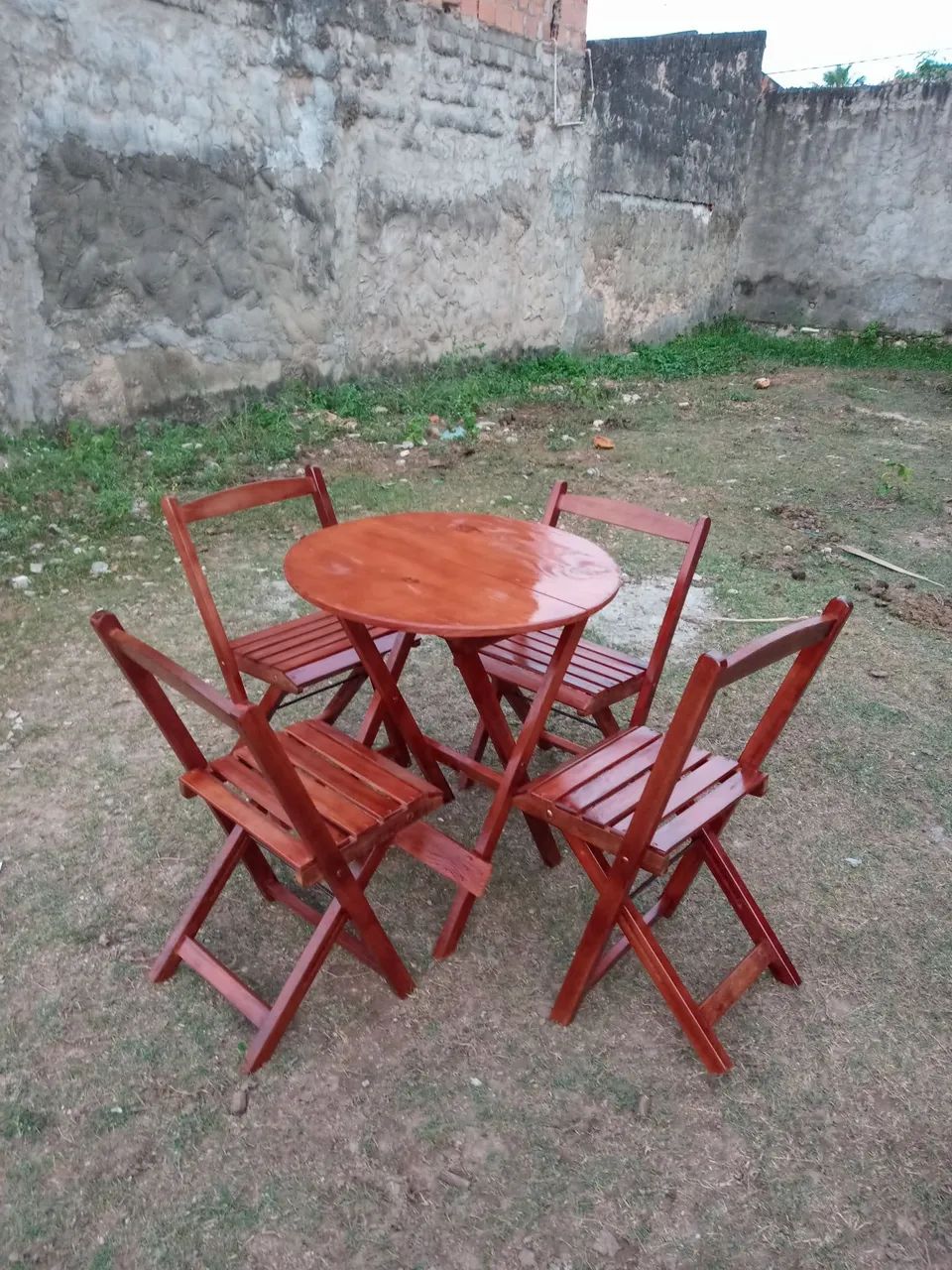 Conjunto de Mesa e Cadeiras de Madeira Dobráveis - Foto 4