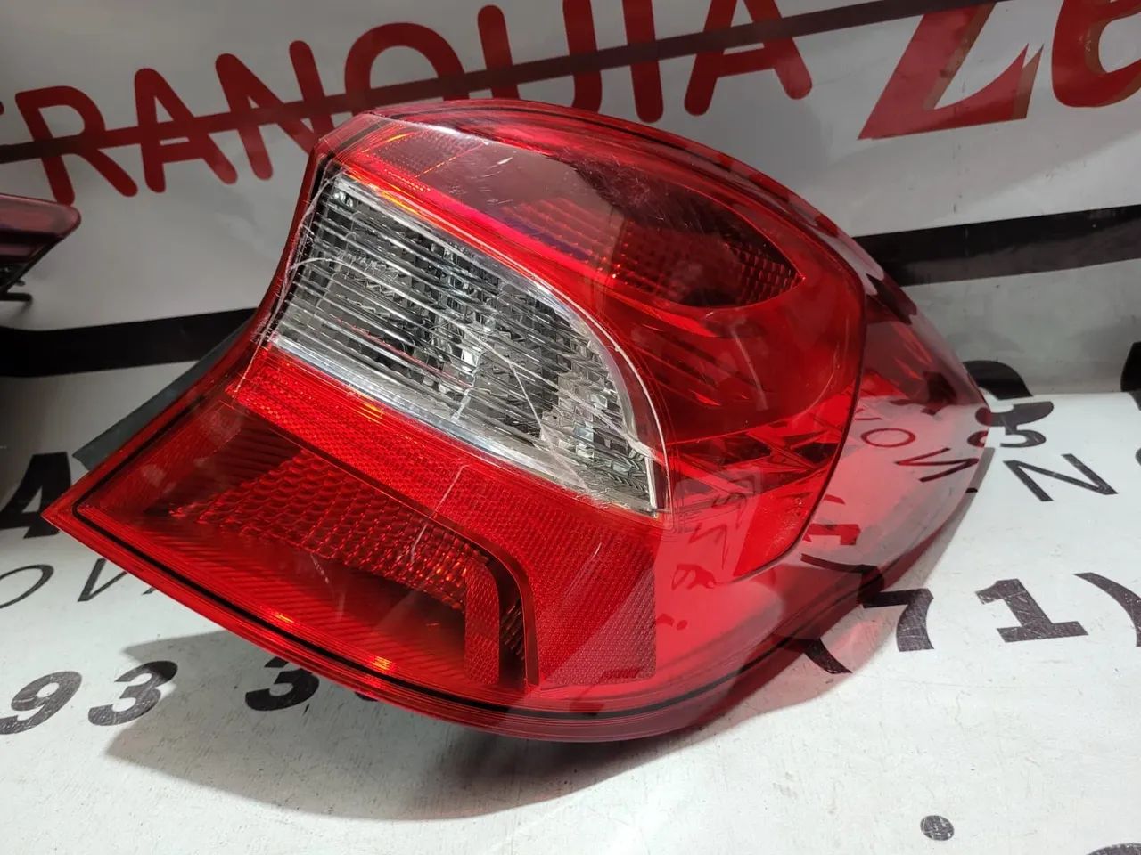 Lanterna traseira direita Ford Ka 2019/ Hatch Ré branca