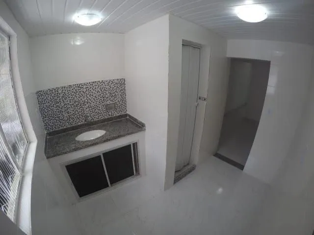 Alugo quarto e sala com quintal na Abolição