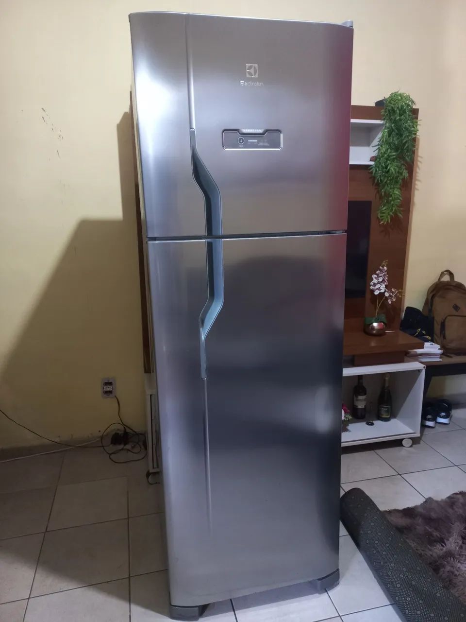 Geladeira Electrolux DFN41 Frost free! Seminova 