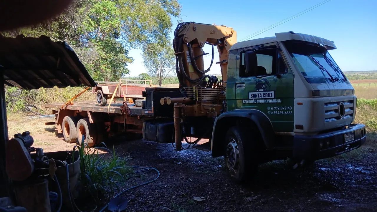 Serviço de transporte e Braço hidráulico Caminhão MULK  - Foto 5