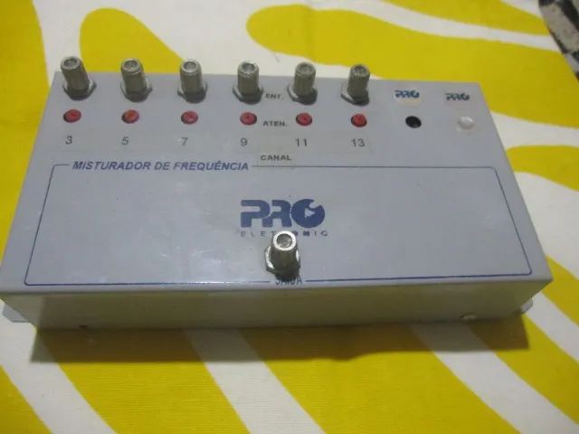 Misturador de Frequência Analógico PRO-Eletronic 8 Canais - Vintage TV / Vídeo K7